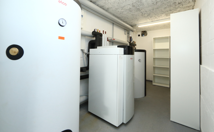 Innen aufgestellte Sole-Wasser Wärmepumpe AQUATOP S