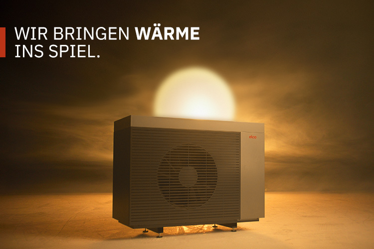 ELCO Luft-Wasser-Wärmepumpe auf einem Eisfeld in goldener Abendbeleuchtung, begleitet vom Slogan «Wir bringen Wärme ins Spiel»